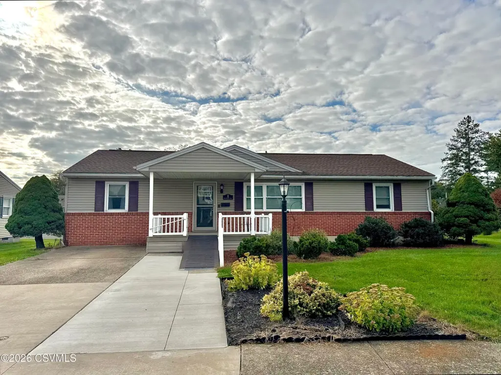8 Woodruff Avenue
